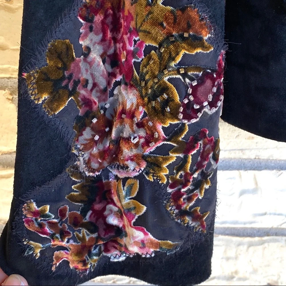 Maxima Black Floral Blazer - Picture 4 of 8